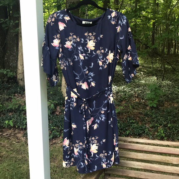 ๐HP๐ NWOT Verse Navy Floral Midi Dress with 3/4 Sleeves - Picture 2 of 8